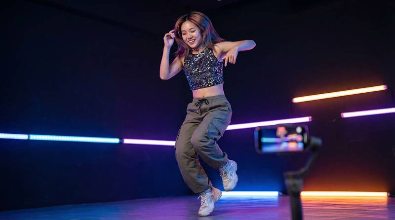 17c一起草舞蹈视频